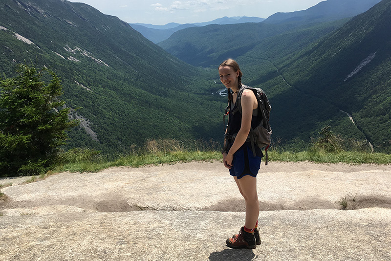 Lucie, who has chronic pain, is on a hike.