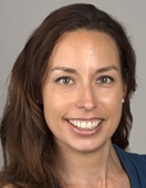 Elizabeth Taglauer headshot